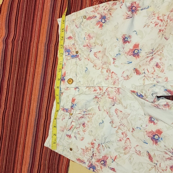 Code Bleu shorts - Picture 6 of 7